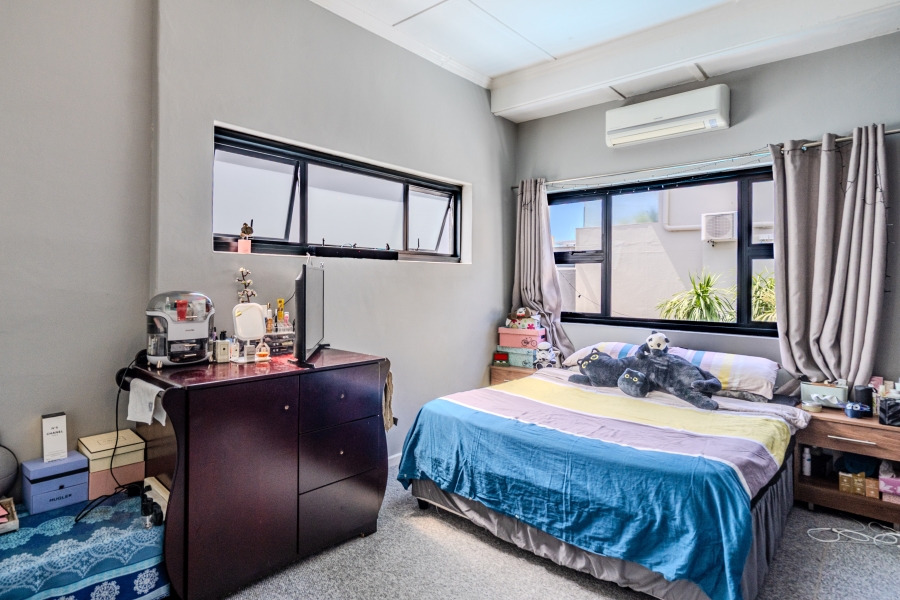 4 Bedroom Property for Sale in Fresnaye Western Cape